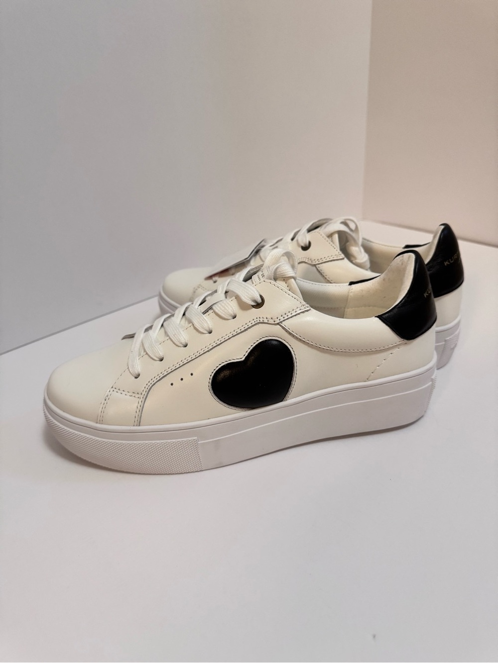 Kurt Geiger London Lana Heart Platform Sneaker Womens 9.5 White/Black Leather